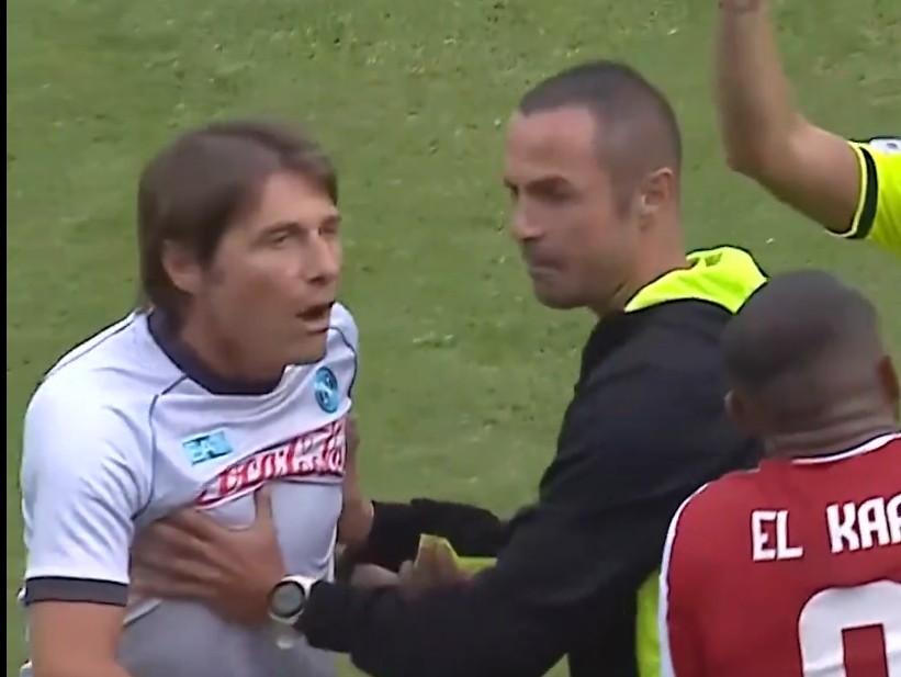 耸肩走开, 下半场再下, 怒不已