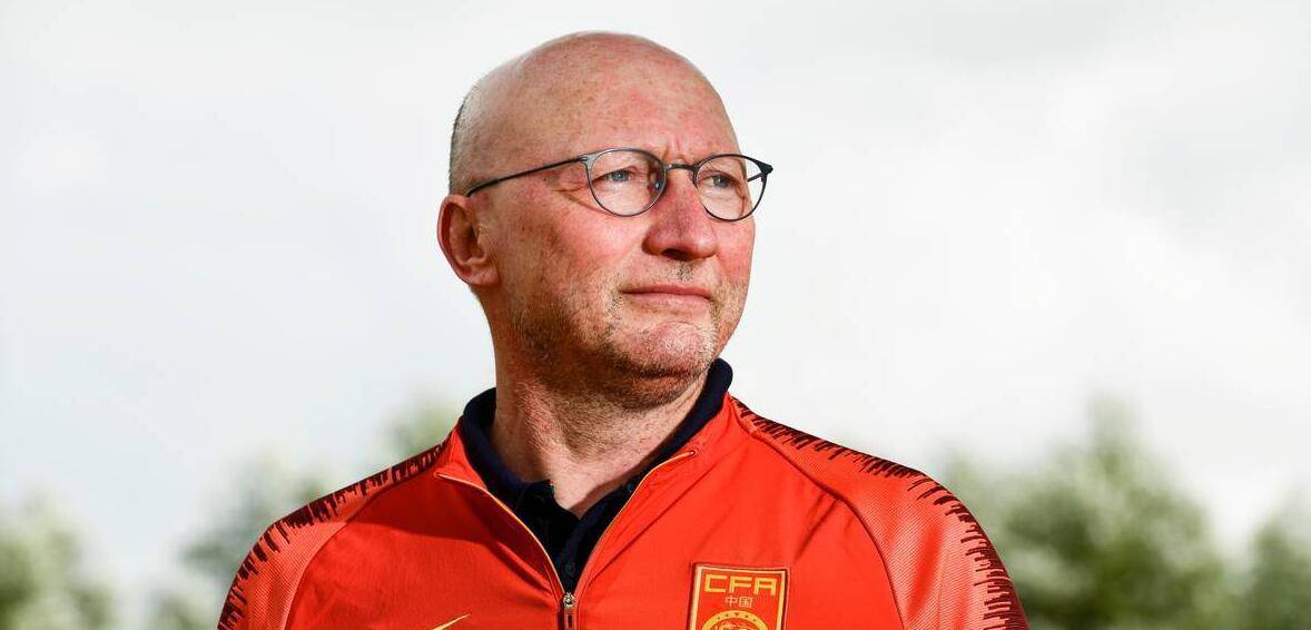 他曾动情表, 历堪称辉煌, 多些专业精